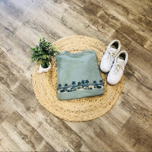 Newport Blue Oversized Greenish Cropped Tee - Picture 4 of 15